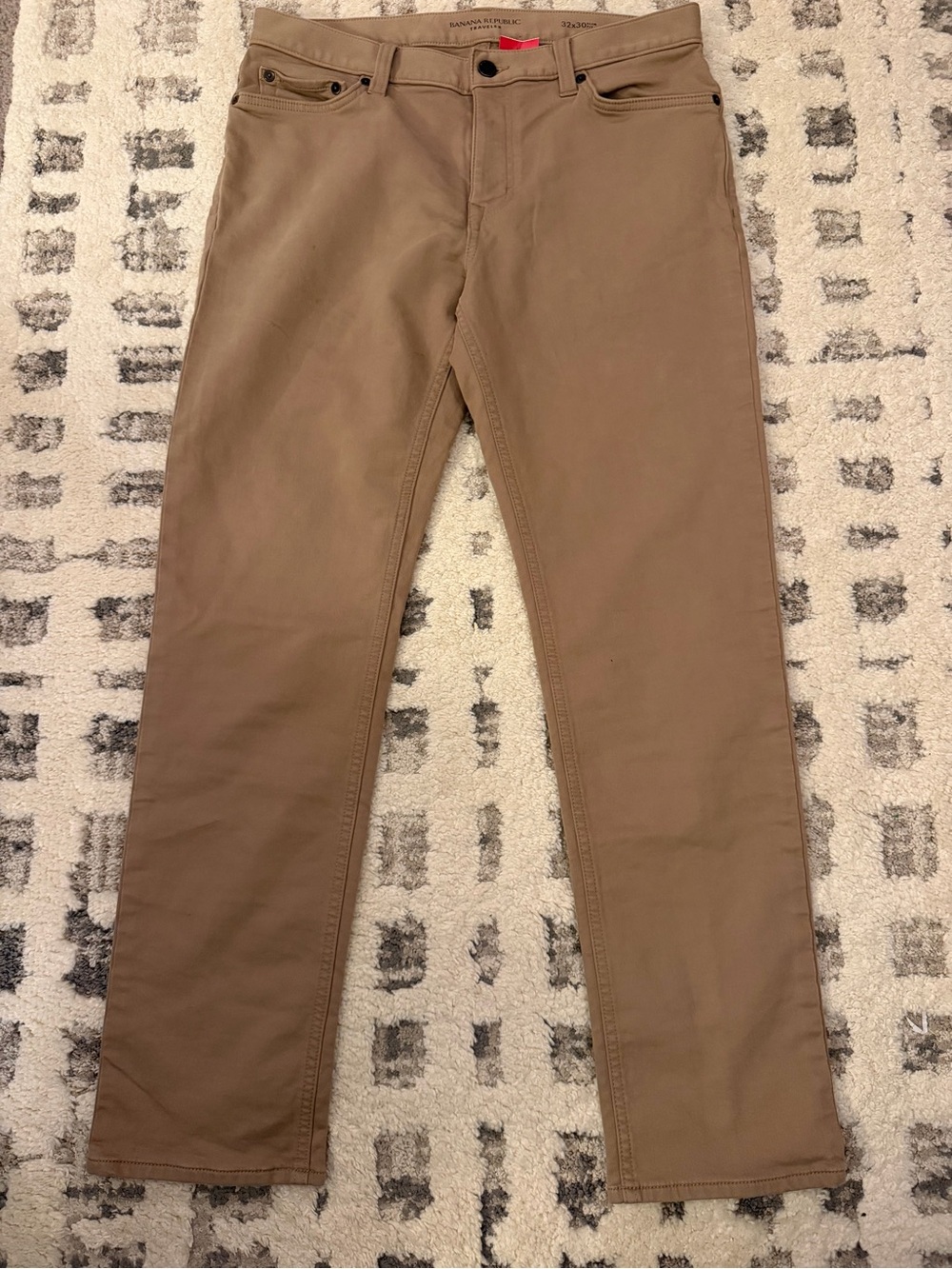 Banana Republic Straight-Leg Pants in Khaki